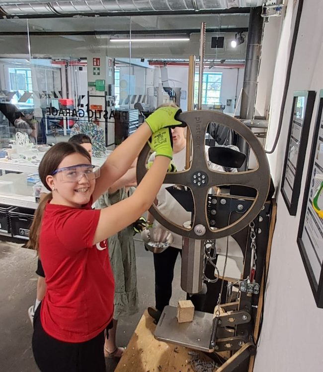 WhatsApp Image 2025-09-17 at 11.46.10 (4)